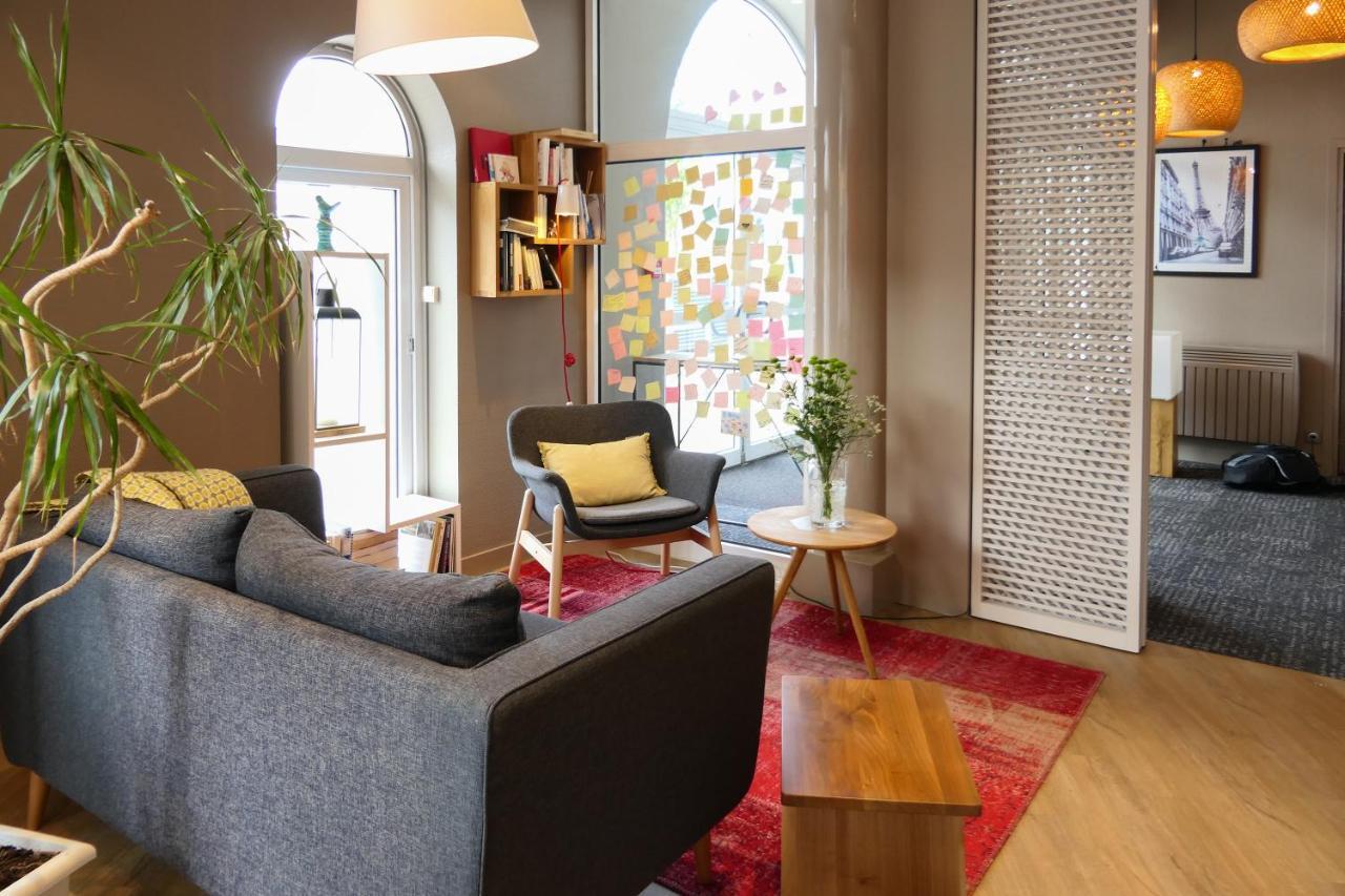 Hotel Et Apparts Marin لافال المظهر الخارجي الصورة