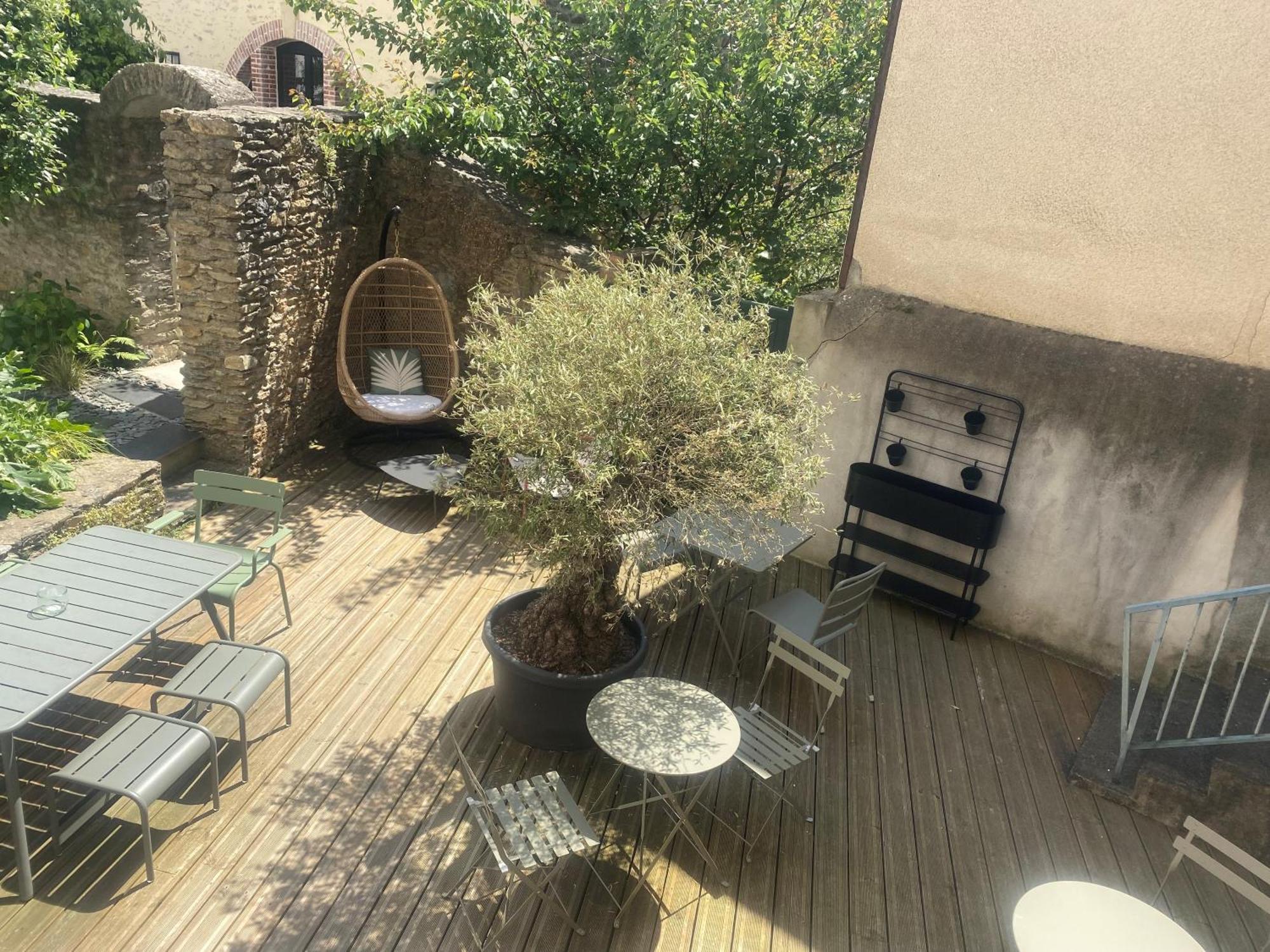 Hotel Et Apparts Marin لافال المظهر الخارجي الصورة
