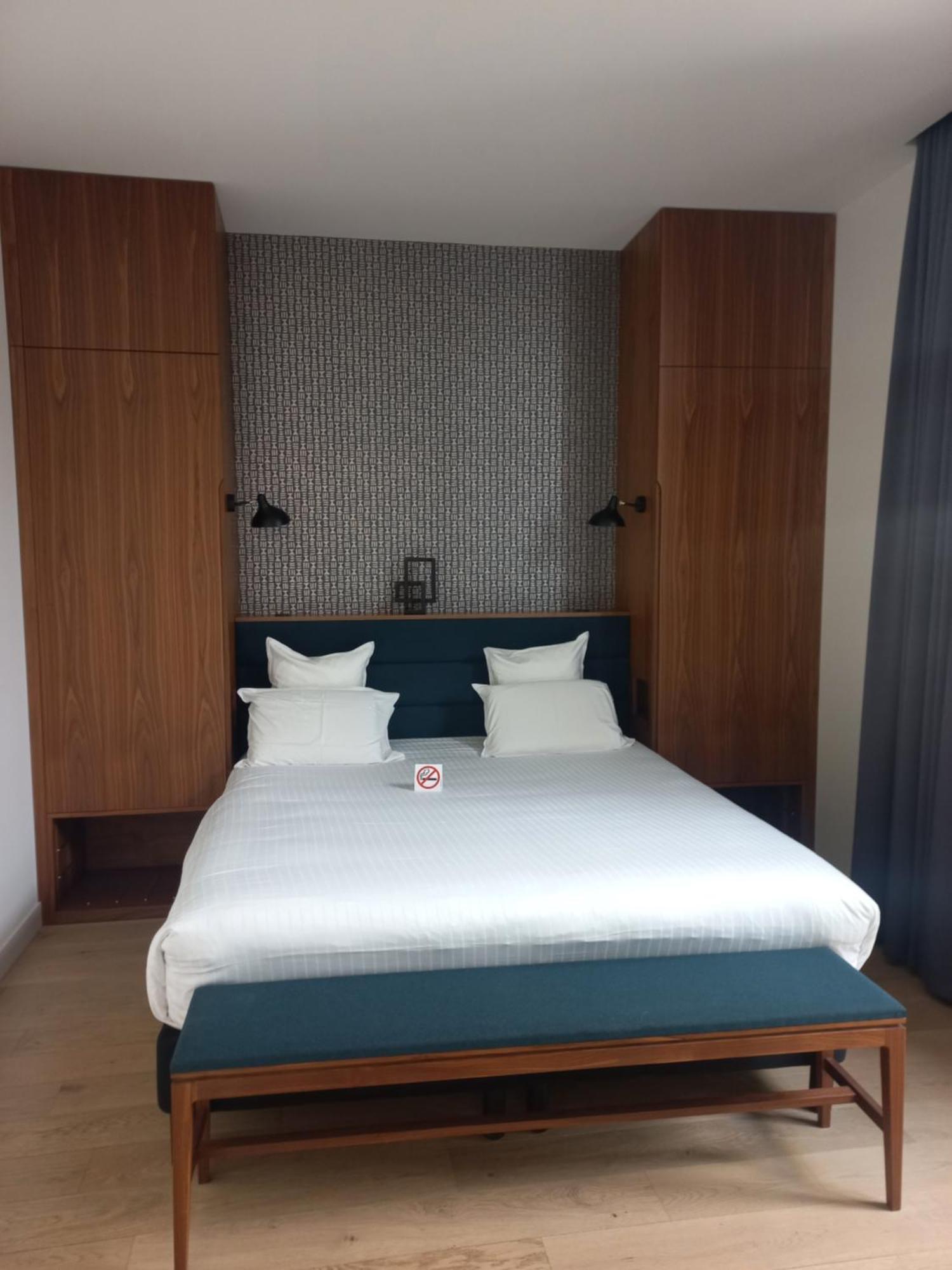 Hotel Et Apparts Marin لافال المظهر الخارجي الصورة