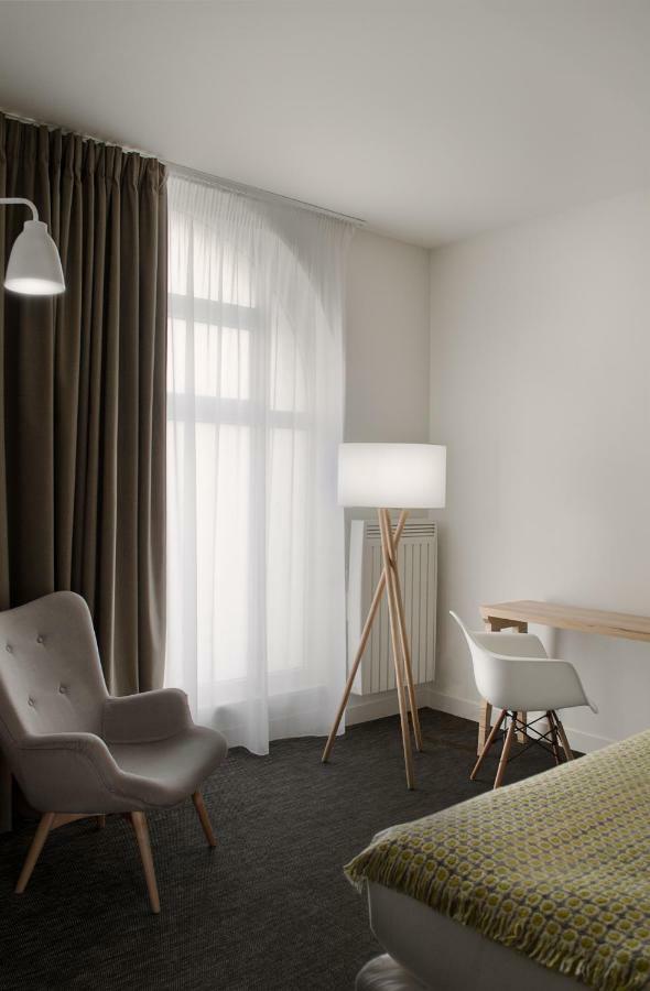 Hotel Et Apparts Marin لافال المظهر الخارجي الصورة